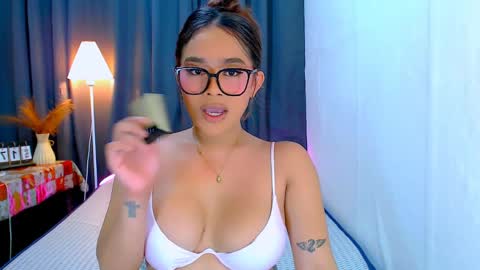 Snapshot of wildsassy0719 chatting on May 15, 7:37 am shea online show from May 15, 7:37 am