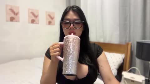 Ms Lucy online show from March 26, 3:01 am