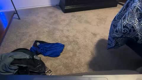 wildtravis online show from November 13, 3:05 am