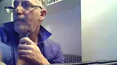 Snapshot of willfire71 chatting on December 3, 6:15 am Willfire71 online show from December 3, 6:15 am