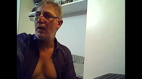 Snapshot of willfire71 chatting on January 4, 4:11 pm Willfire71 online show from January 4, 4:11 pm