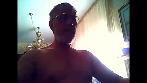 Snapshot of willfire71 chatting on October 15, 8:25 am Willfire71 online show from October 15, 8:25 am