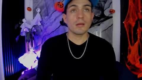 William Steel online show from October 22, 4:24 am