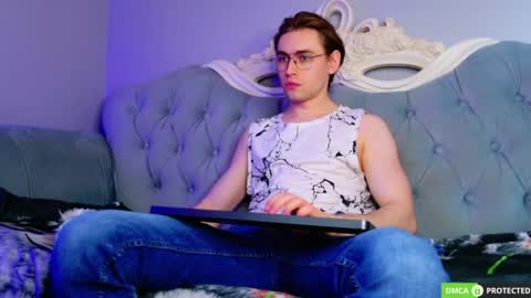 William online show from May 13, 3:48 am