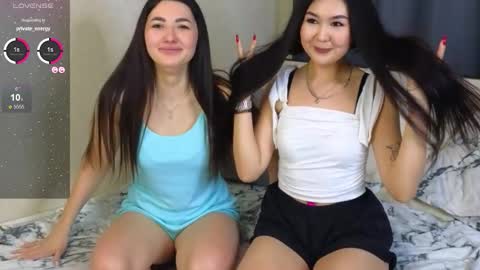 Lia and Gabby online show from January 7, 2:08 pm