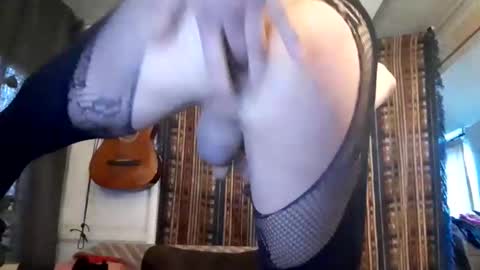 Snapshot of willinganalslut13 chatting on January 23, 10:01 am willinganalslut13 online show from January 23, 10:01 am