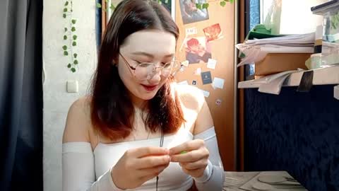 Phoebe online show from April 6, 8:26 am