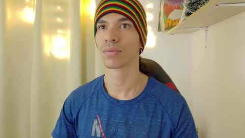 willy_veins online show from December 18, 11:27 am