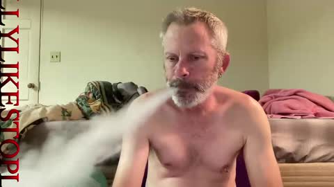 Snapshot of willylikestoplay74 chatting on November 24, 12:21 am Twisted Will online show from November 24, 12:21 am