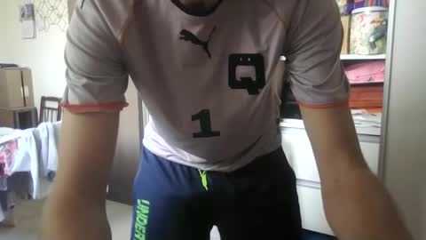 Snapshot of willyturin chatting on December 1, 1:05 pm willyturin online show from December 1, 1:05 pm