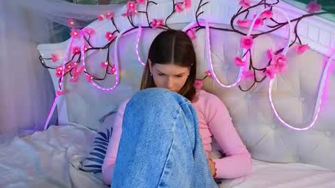 Vicki3 online show from March 13, 7:15 am