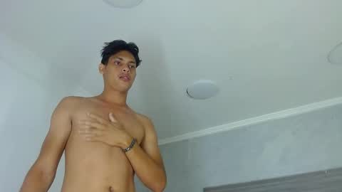 Snapshot of wiltom_ chatting on November 13, 3:38 am Wiltom online show from November 13, 3:38 am