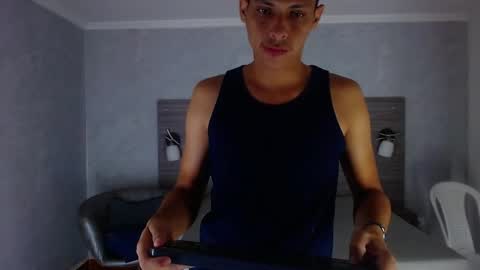 Snapshot of wiltom_ chatting on November 16, 3:34 am Wiltom online show from November 16, 3:34 am