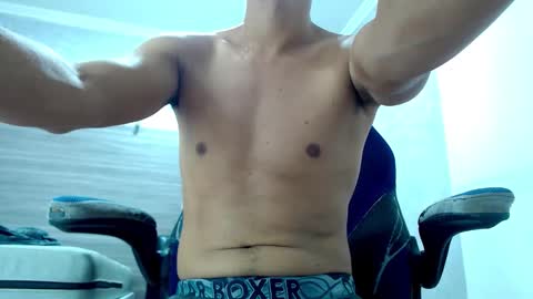 Snapshot of wiltom_ chatting on November 22, 4:11 am Wiltom online show from November 22, 4:11 am