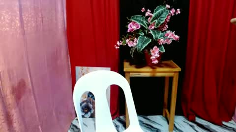 Snapshot of win_boy chatting on June 22, 10:34 am win_boy online show from June 22, 10:34 am