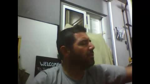 Snapshot of windowpane5 chatting on December 4, 8:06 pm windowpane online show from December 4, 8:06 pm