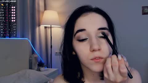 Snapshot of wine_on_lips chatting on February 18, 1:33 pm Amalia and Mia online show from February 18, 1:33 pm