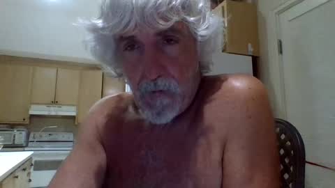 Snapshot of winedog2020 chatting on June 29, 2:29 am Gundja Man online show from June 29, 2:29 am