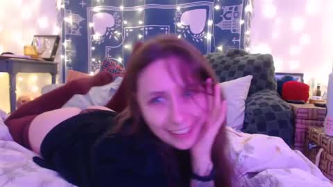 Eevie online show from December 9, 2:45 am