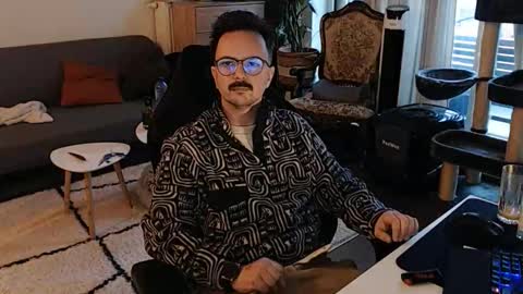 cream36 online show from November 7, 3:23 pm