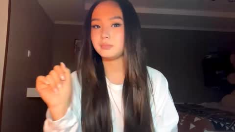 Snapshot of winterluchini chatting on October 25, 2:24 pm Amina online show from October 25, 2:24 pm