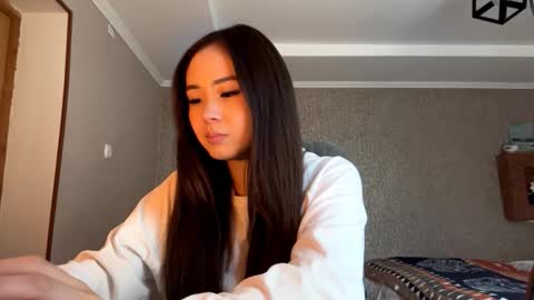 Snapshot of winterluchini chatting on October 26, 4:40 am Amina online show from October 26, 4:40 am