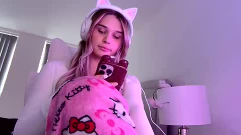 evie online show from November 19, 10:26 am