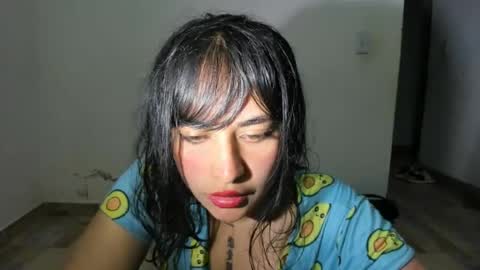 Snapshot of witch_3333 chatting on June 15, 4:25 am witch_3333 online show from June 15, 4:25 am