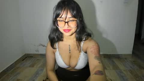Snapshot of witch_3333 chatting on June 17, 5:21 am witch_3333 online show from June 17, 5:21 am