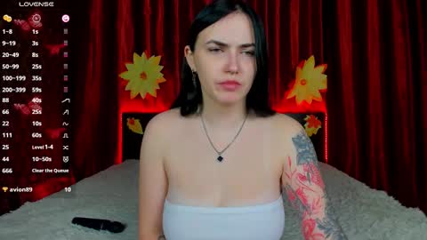 Snapshot of witch_baby_ chatting on November 11, 7:19 am Kira online show from November 11, 7:19 am