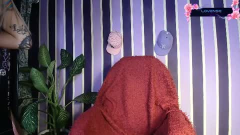 ig WitchDivinne online show from June 10, 11:46 pm