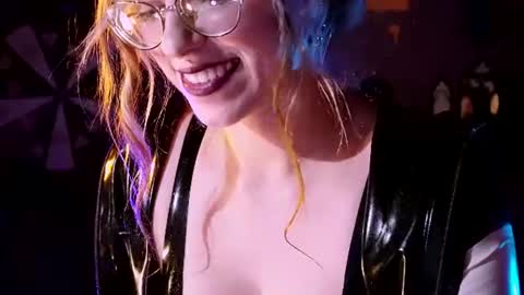 Snapshot of witch_fiona chatting on June 30, 8:10 pm Goddess of two strapons - Mr. long Don Mr. Pinky online show from June 30, 8:10 pm