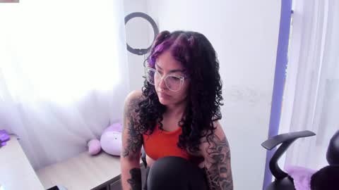     Luna Violeta  A r t i s t  online show from January 30, 4:24 pm
