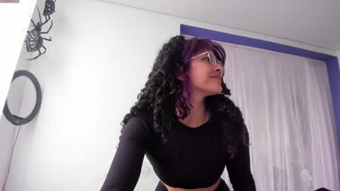     Luna Violeta  A r t i s t  online show from March 11, 8:53 pm