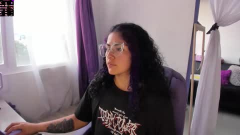     Luna Violeta  A r t i s t  online show from September 29, 9:19 pm