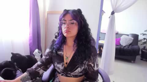     Luna Violeta  A r t i s t  online show from October 2, 9:00 pm