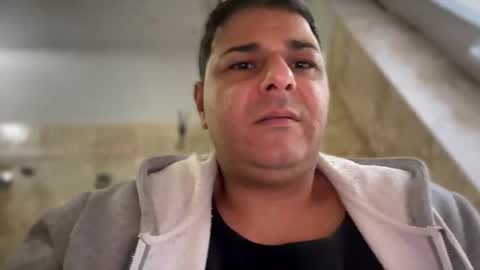 Snapshot of witebull83 chatting on December 26, 7:13 am Witebull online show from December 26, 7:13 am