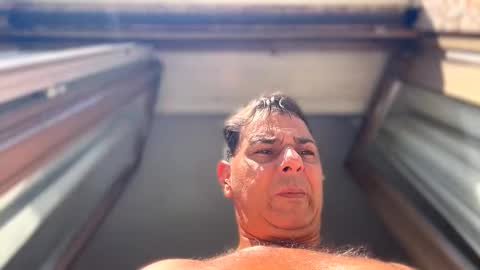 Snapshot of witebull83 chatting on March 27, 10:59 am Witebull online show from March 27, 10:59 am