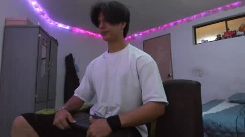 Snapshot of with_ken chatting on March 30, 7:04 pm Ken online show from March 30, 7:04 pm