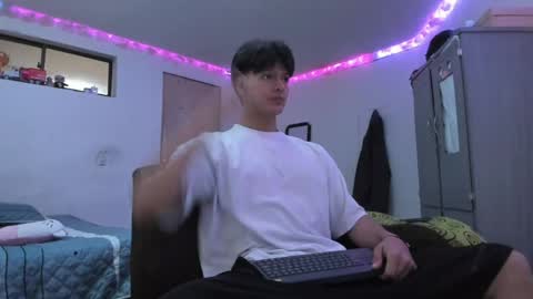 Snapshot of with_ken chatting on April 9, 2:33 am Ken online show from April 9, 2:33 am
