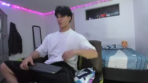 Snapshot of with_ken chatting on May 14, 5:03 am Ken online show from May 14, 5:03 am