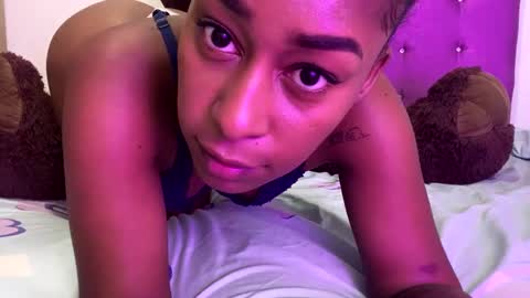 Snapshot of wizycandy_1 chatting on February 20, 12:41 am Wiz and Candy online show from February 20, 12:41 am