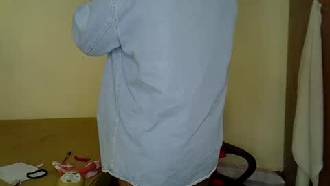 girlie o online show from January 9, 2:40 pm