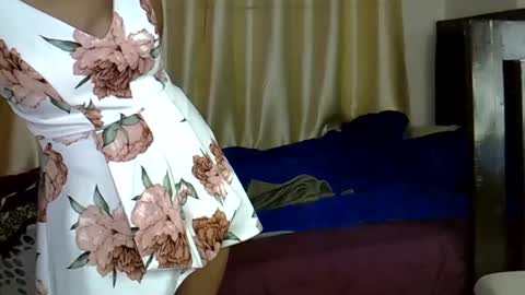 girlie o online show from March 2, 7:10 am