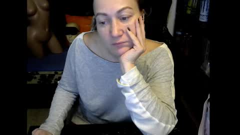 wleslymosw online show from December 2, 9:14 am