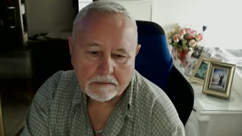 wlodek165 online show from April 13, 7:47 am