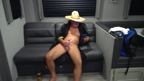 wmnlvrfevr online show from January 14, 2:50 am