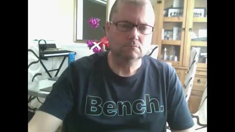 Snapshot of wobble444 chatting on April 27, 9:29 am wobble444 online show from April 27, 9:29 am