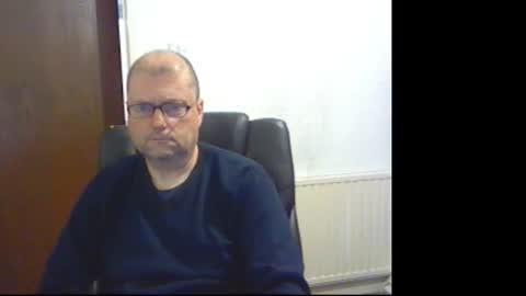 Snapshot of wobble444 chatting on April 28, 9:25 am wobble444 online show from April 28, 9:25 am