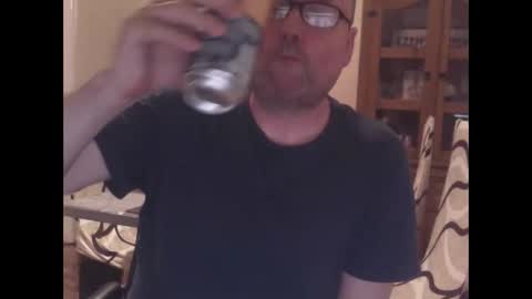 Snapshot of wobble444 chatting on May 5, 1:02 am wobble444 online show from May 5, 1:02 am